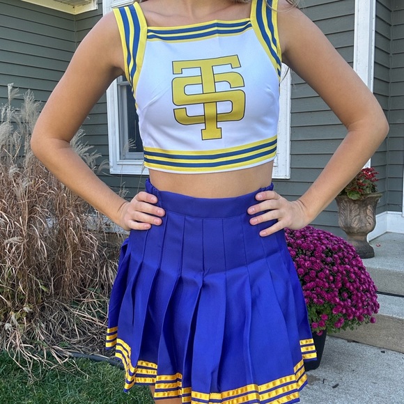 Taylor swift cheer uniform from shake It off video - Picture 3 of 11